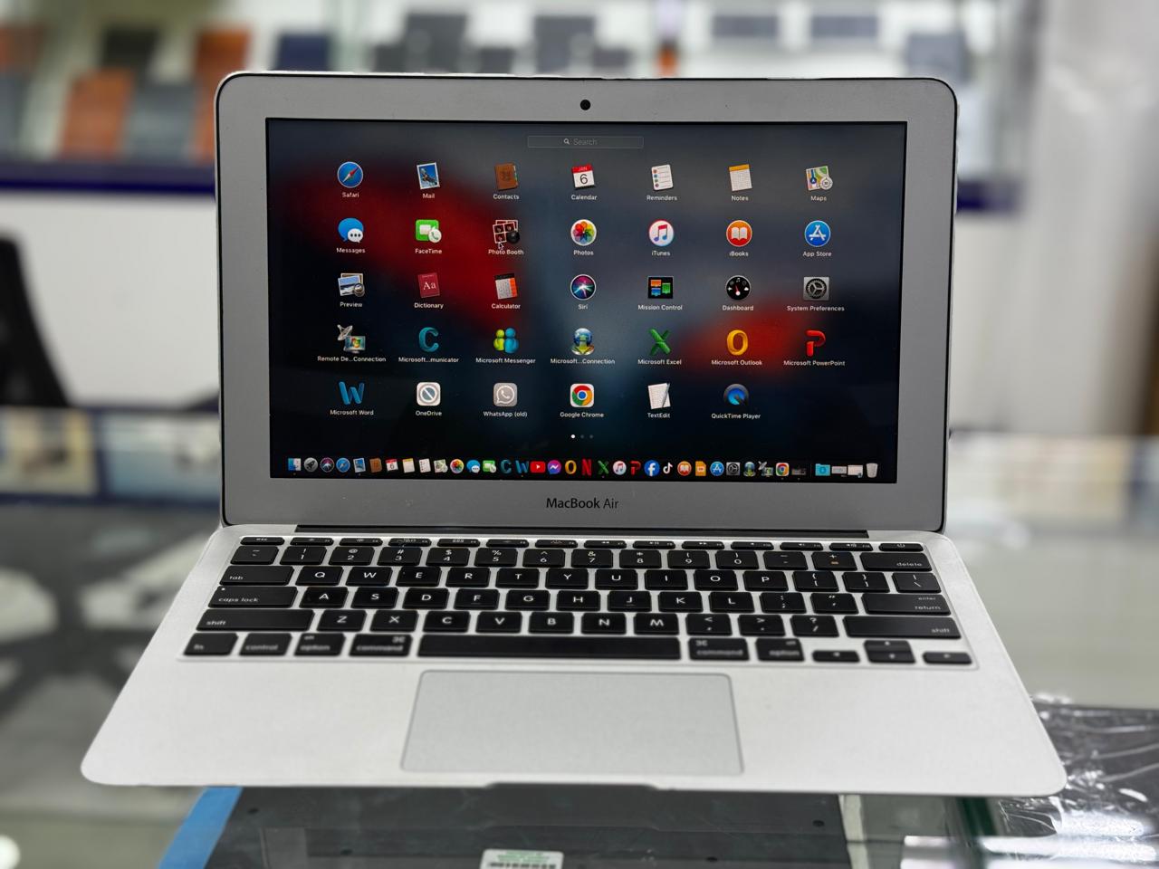 MacBook Air | 2015 Box Pack with Mouse & Bag and New Charger